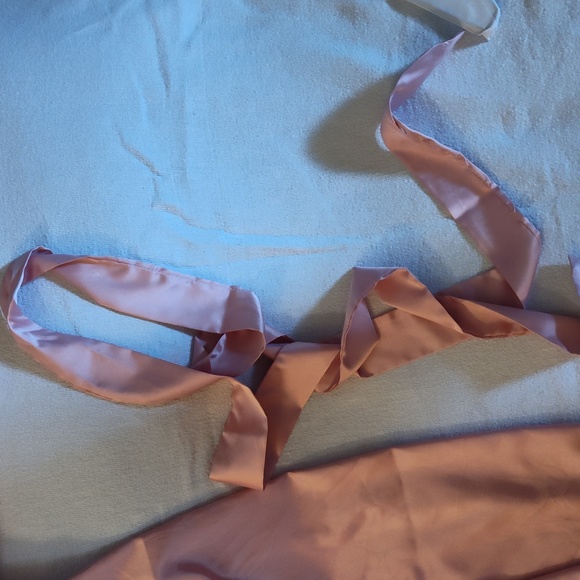 Robe - Picture 4 of 7